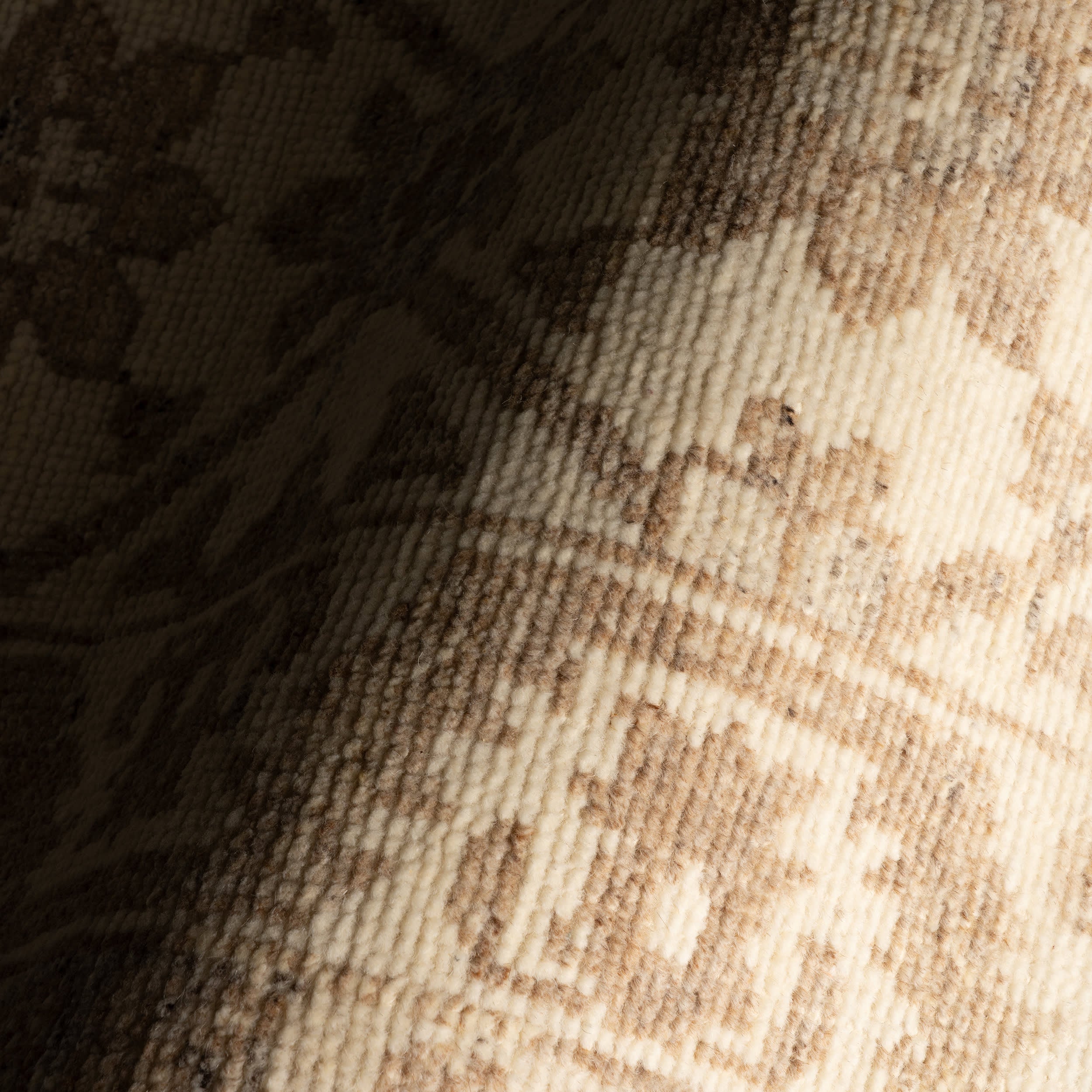 Casdia Traditional Vintage Rug | Ivory - Image 6