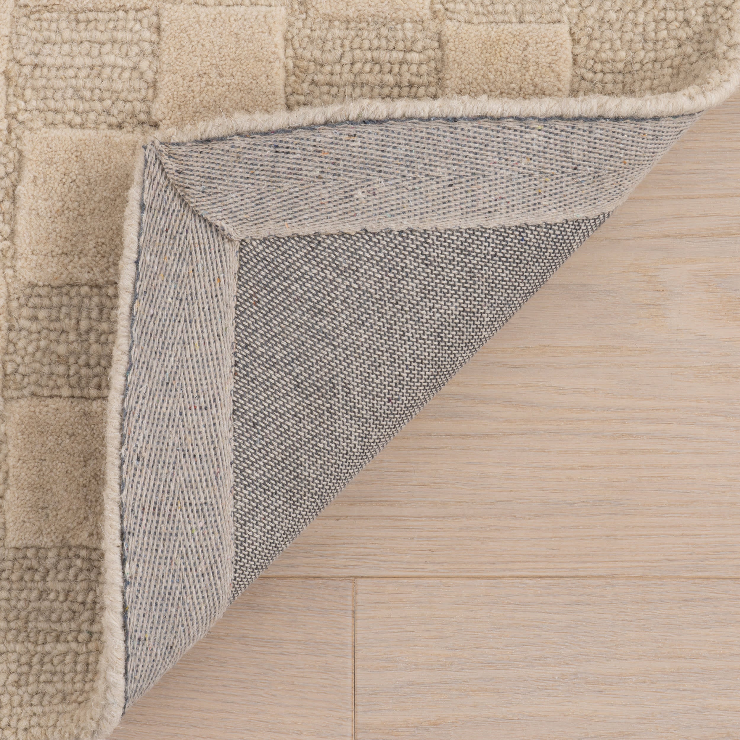 Linthea Modern Checkered Handmade Wool Rug | Ivory - Image 3