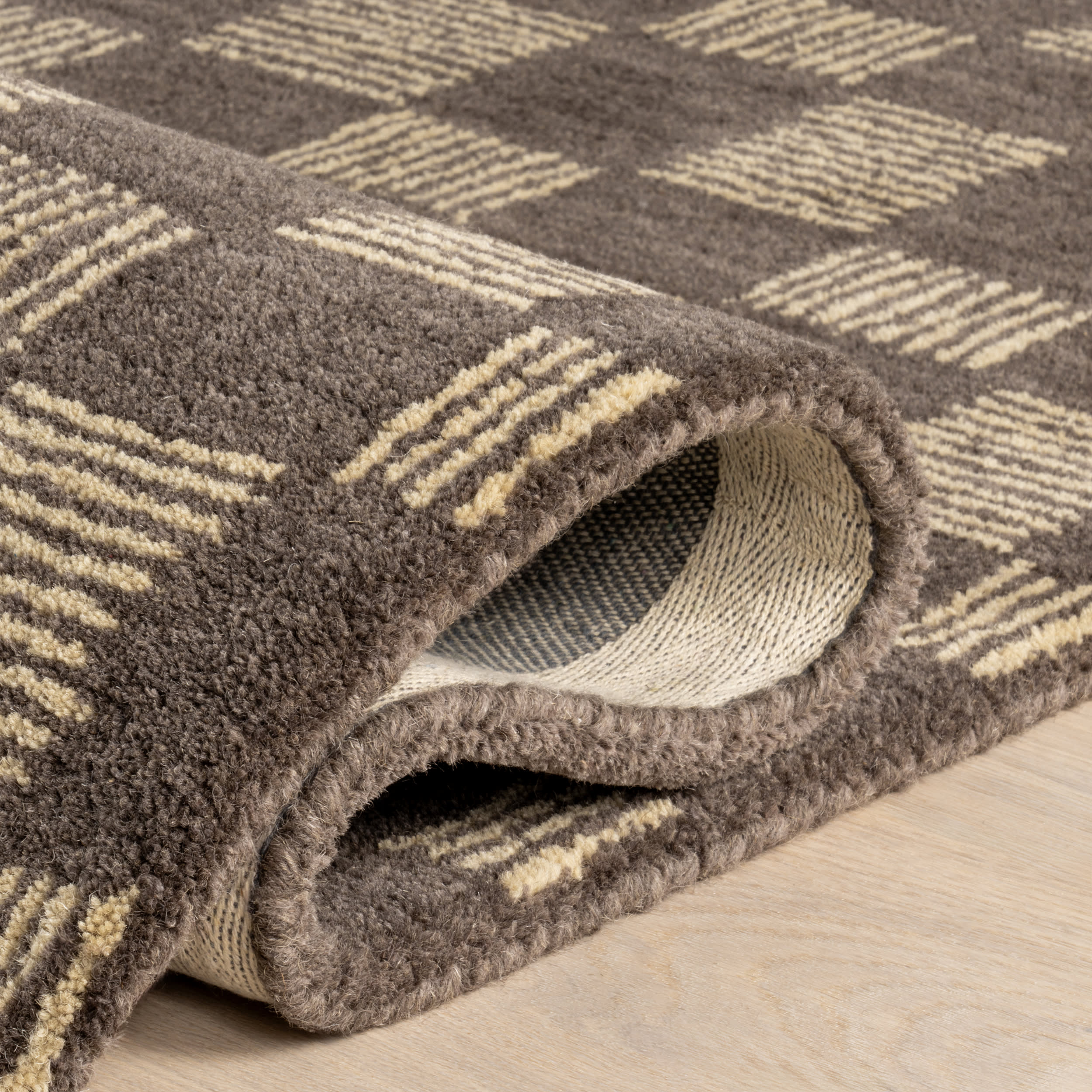 Cedar Checked Hand Tufted Wool Rug | Grey - Image 9