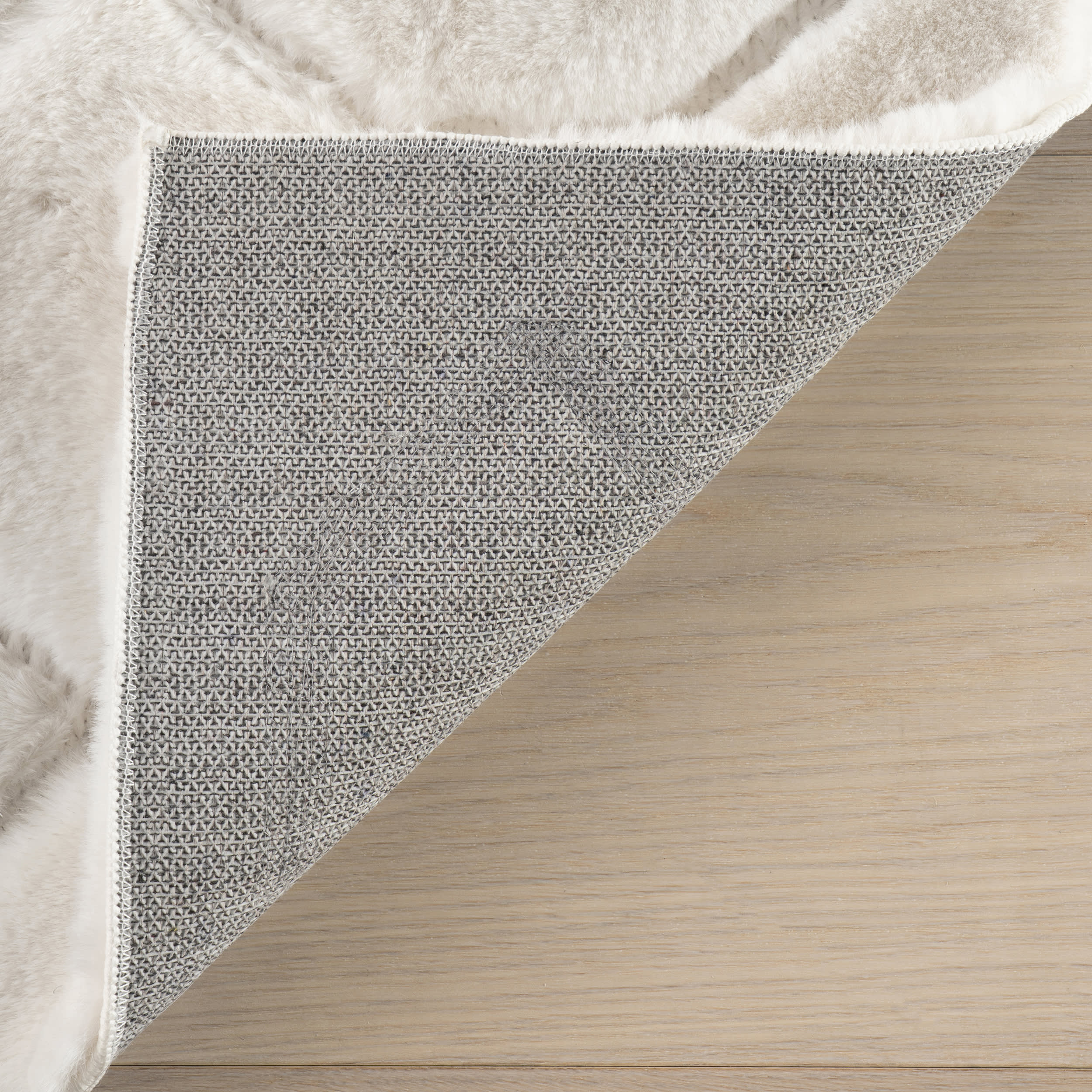 Rhythm Diamond Plush Cloud Washable Rug | Off White - Image 4
