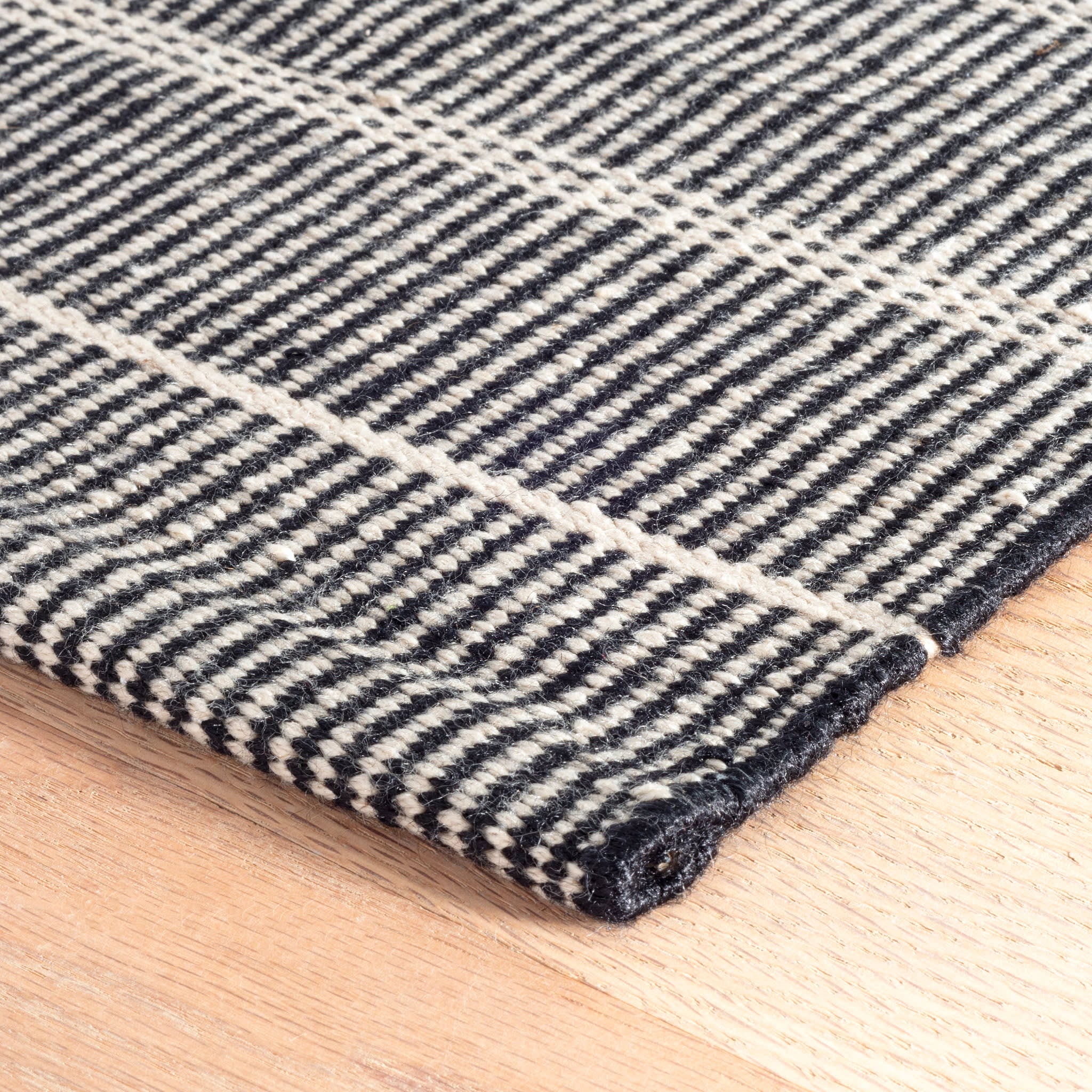 Samson Handwoven Indoor/Outdoor Rug | Black - Image 7